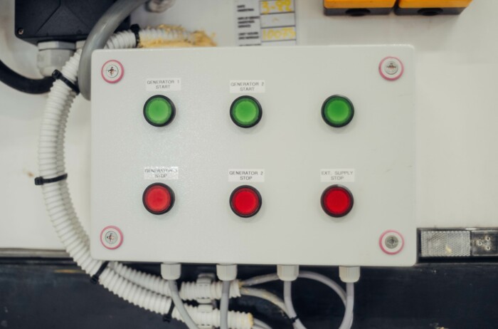 Kontrolltafel von Industrieanlagen