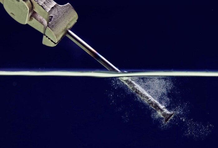 Aush&auml;rtung eines Stahlnagel