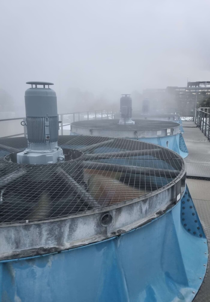 Laufender R&uuml;ckk&uuml;hler bei tiefen Au&szlig;entemperaturen