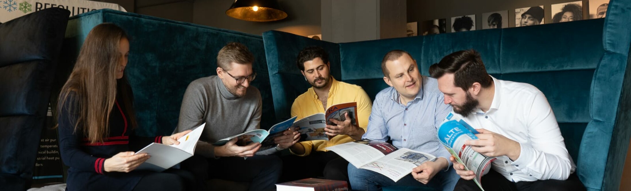 Teamsitzung auf der Couch